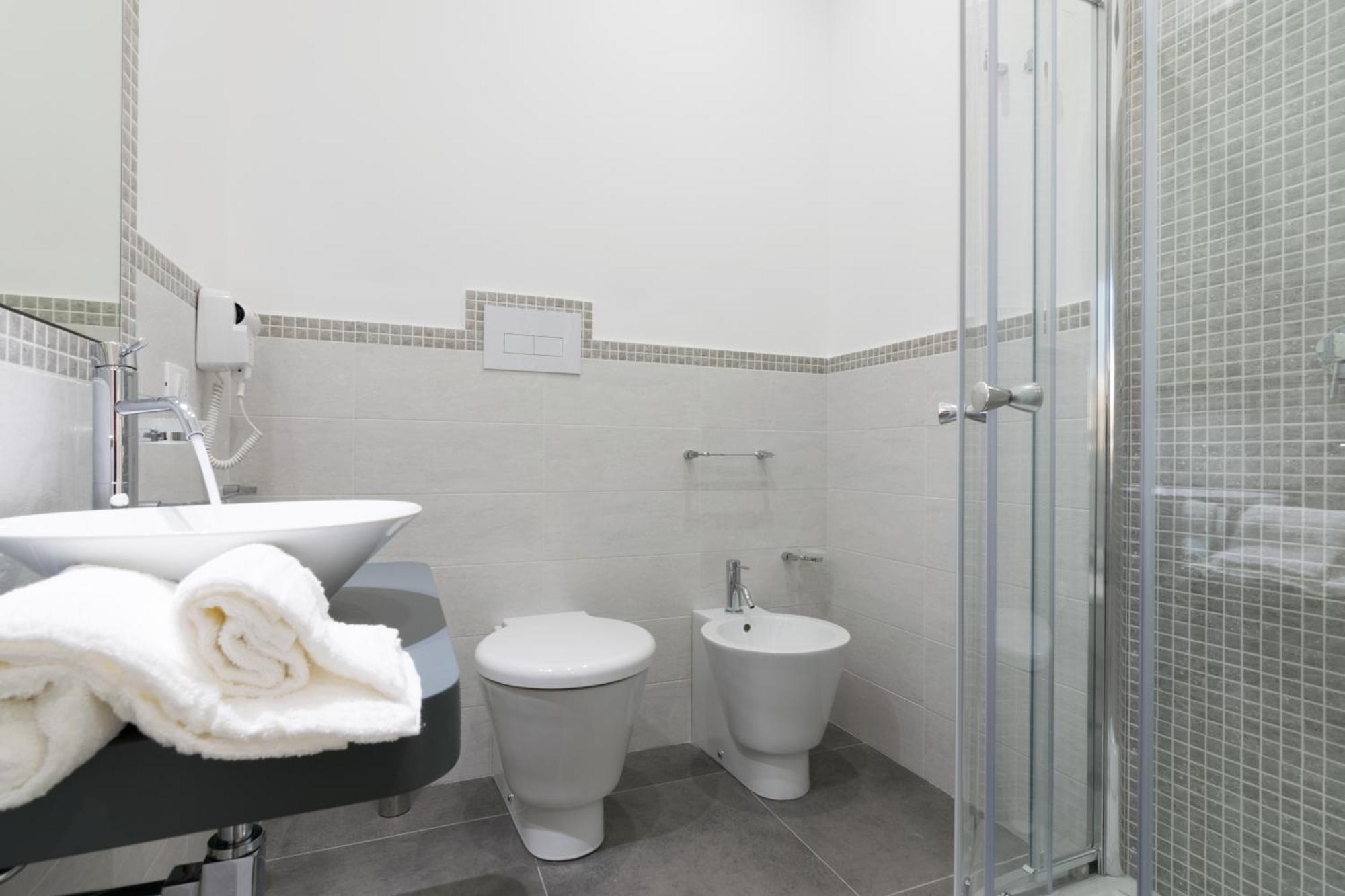 Pharos Hotel 2*