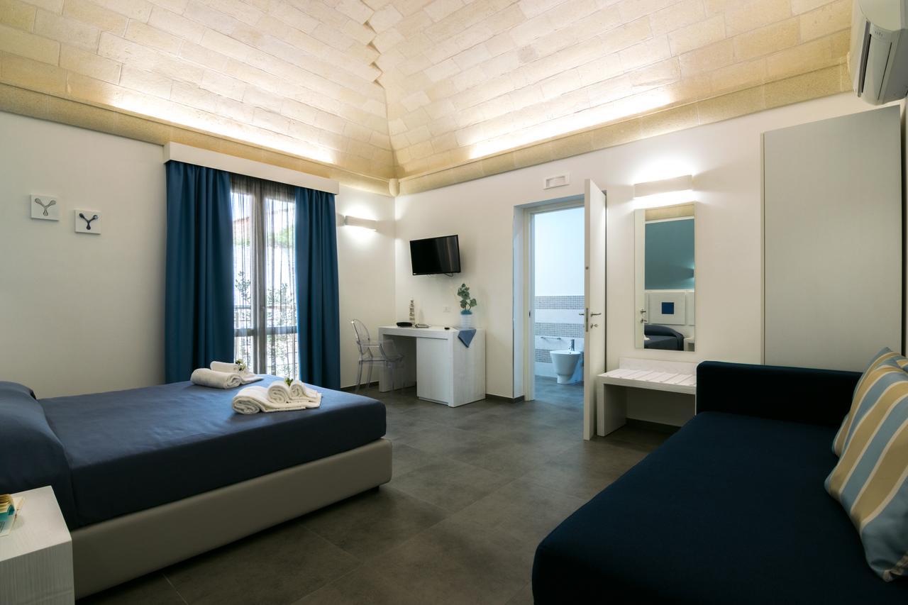 Hotel Pharos 2*