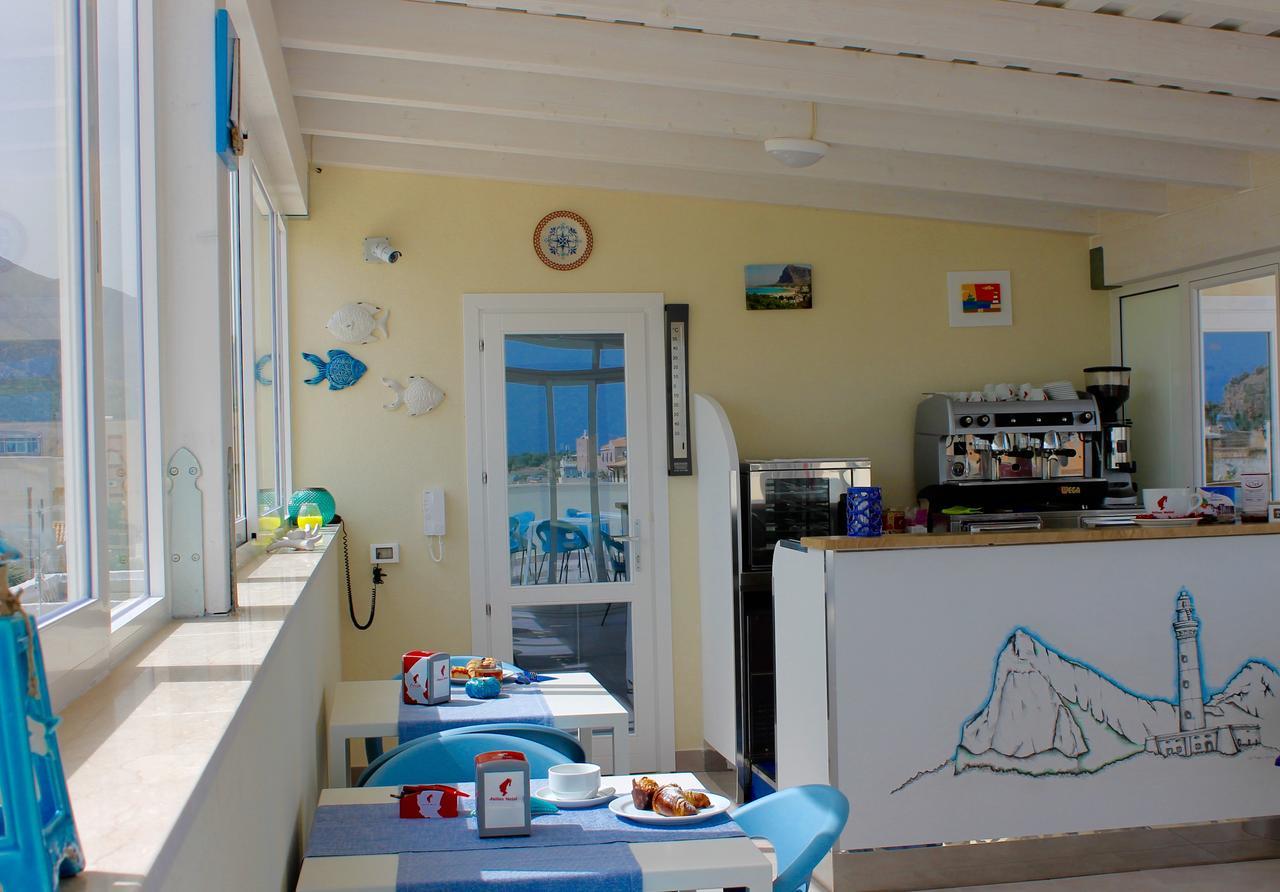 Pharos Hotel 2*